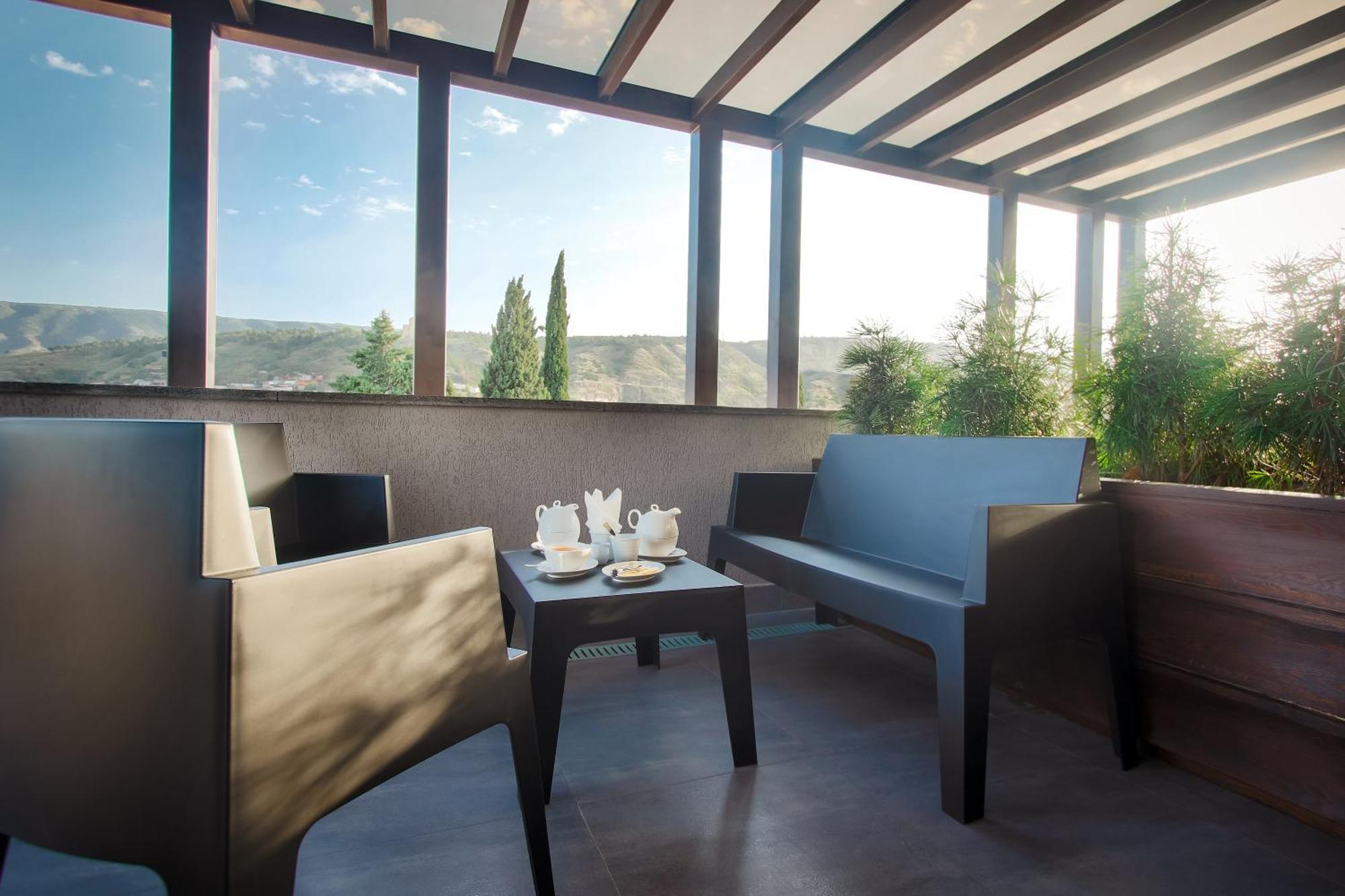 Hotel Tuta Tbilisi Buitenkant foto