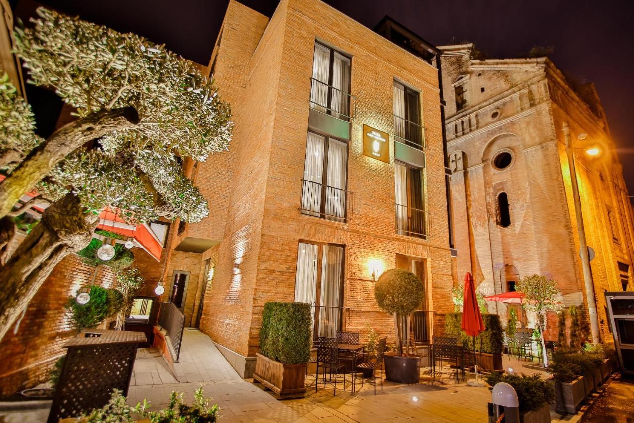 Hotel Tuta Tbilisi Buitenkant foto