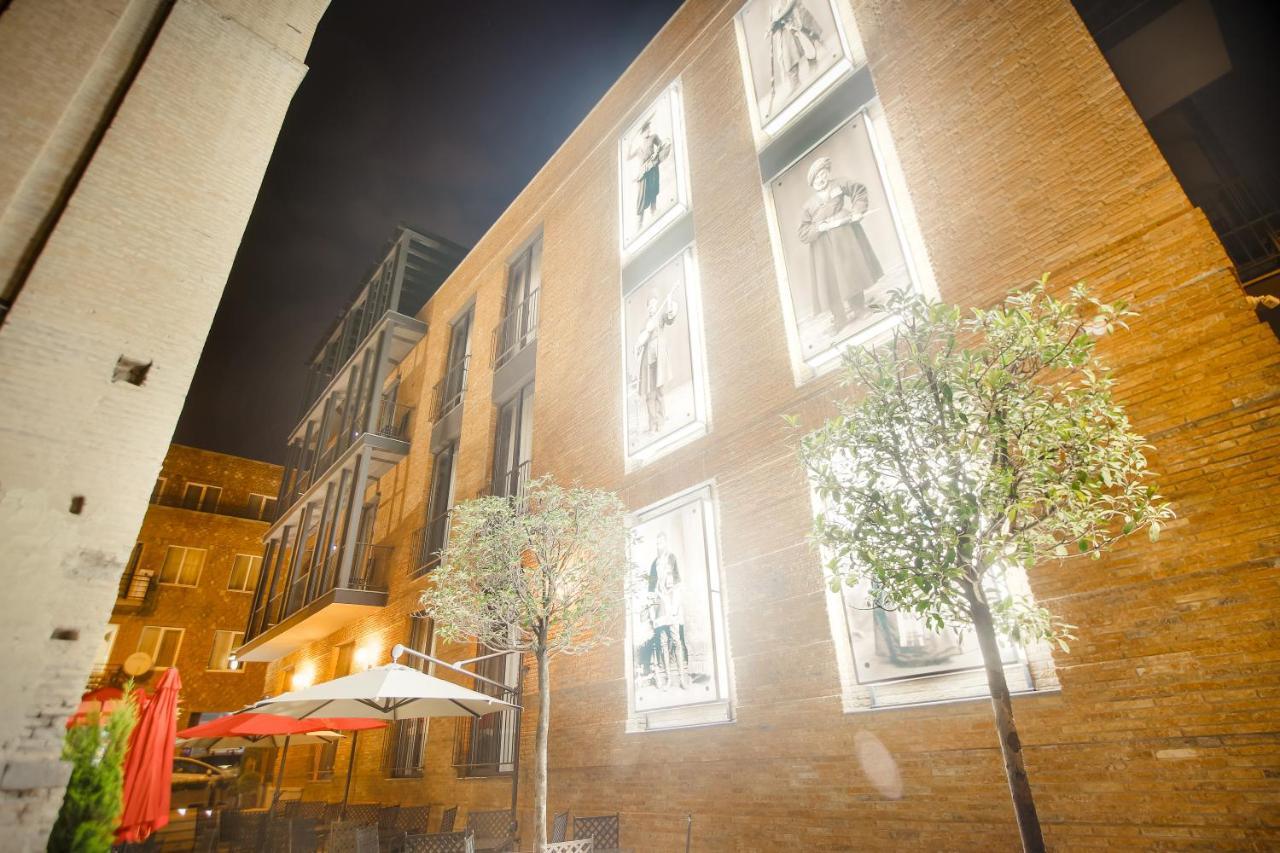 Hotel Tuta Tbilisi Buitenkant foto